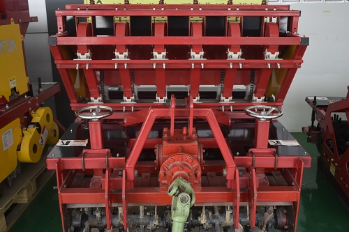 麻豆网神马久久人鬼片收獲機